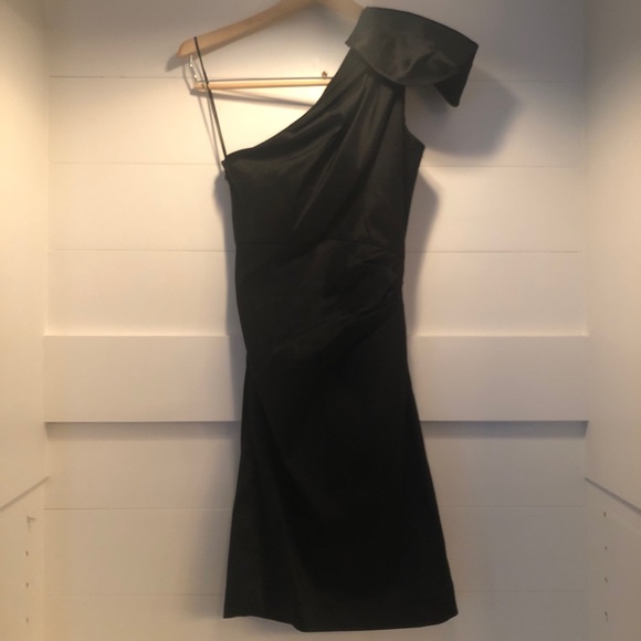 badgley mischka one shoulder dress